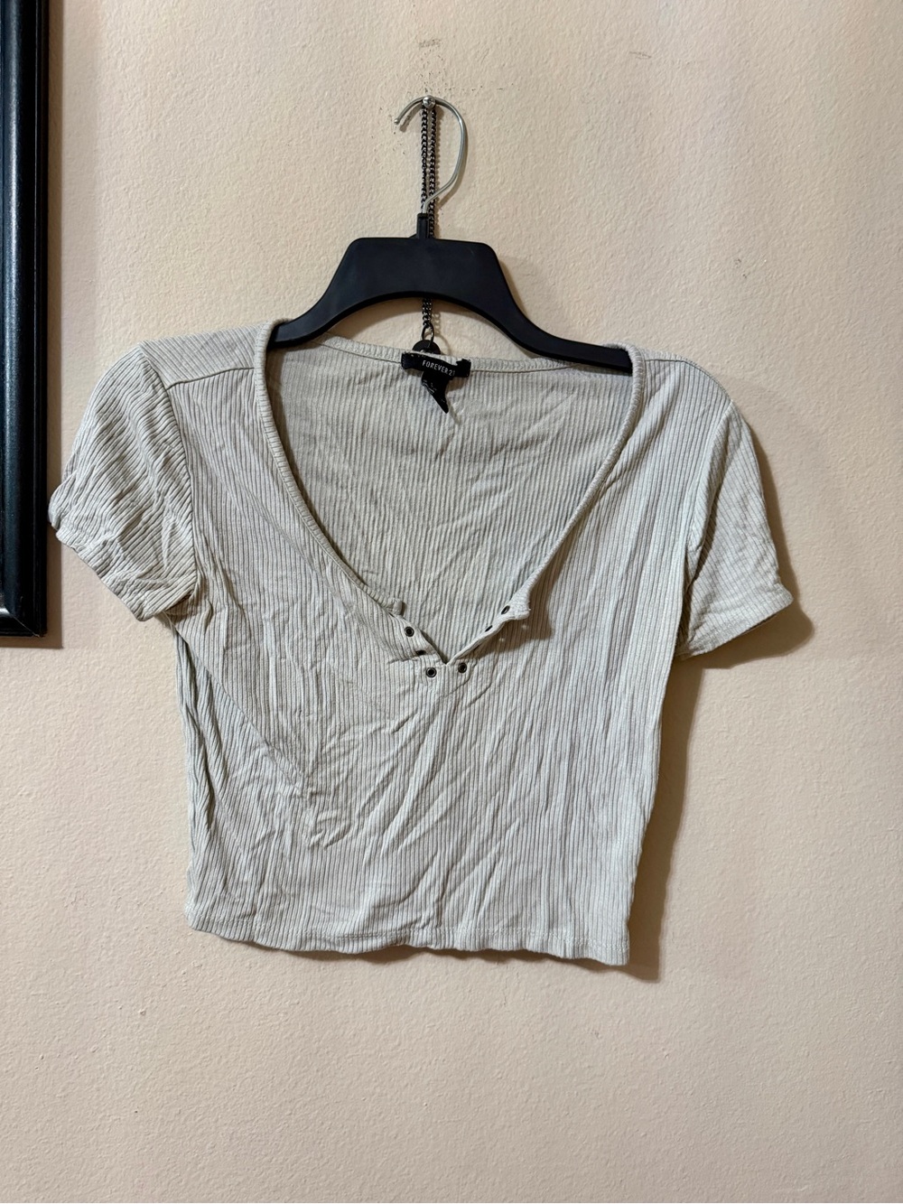 F21 Ribbed V-Neck Short Sleeve Top